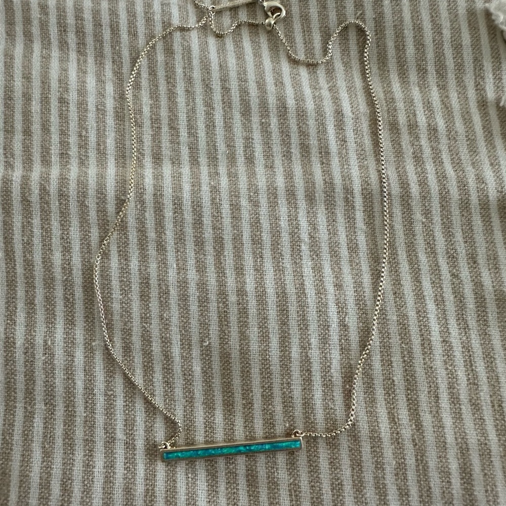 Kendra Scott necklace